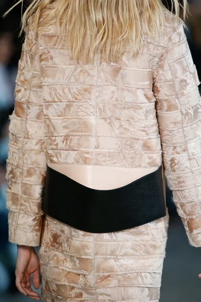 Look 12